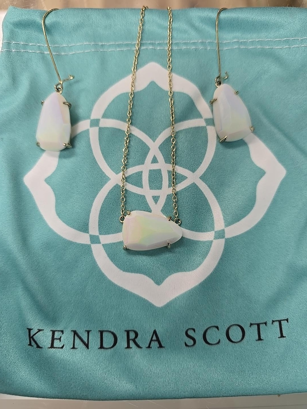 Kendra Scott Opalescent White Elle Pendant Necklace and Drop Earrings